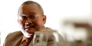 Gubernur Sumatera Selatan, Alex Noerdin saat melakukan wawancara bersama para wartawan di Hotel Mandarin Oriental, Jakarta, Senin (12/3/2012). Pada wawancara tersebut Alex menyatakan kesiapannya untuk maju sebagai Calon Gubernur DKI Jakarta melalui Partai Golkar.