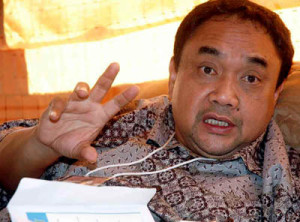 MARGIONO TERPILIH KEMBALI SECARA AKLAMASI PIMPIN PWI