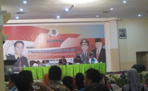 Seminar Profesionalisme polisi dalam perspektif masyarakat sipil oleh Independent Police Watch (IPW) Sumsel di Hotel Swarna Dwipa, Kamis (17/10/2013).