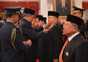 Bintang Mahaputera Utama (2)