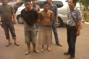 dikejar-polisi-penjambret-nekad-terjun-ke-sungai-musi-4hs