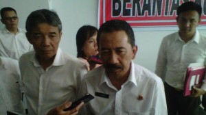kajati-sumsel-t-suhaimi-ketika-diwawancarai-awak-di-media-di-kantor-kejati-sumsel-selasa-9122014