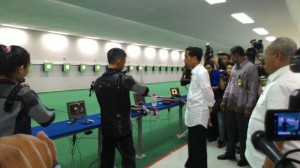 petembak-diperhatikan-jokowi