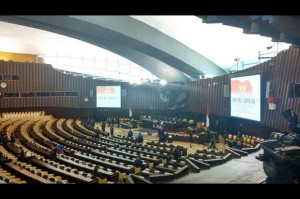 dpr-setujui-perppu-pilkada-langsung-zhI