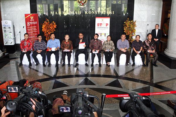 MK MINTA MAAF