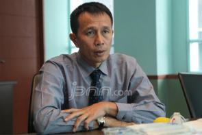 Ketua KY Suparman Marzuki saat diwawancara di kantornya Senin (7/10)