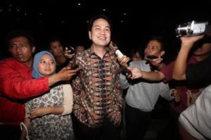AZIZ SYAMSUDDIN